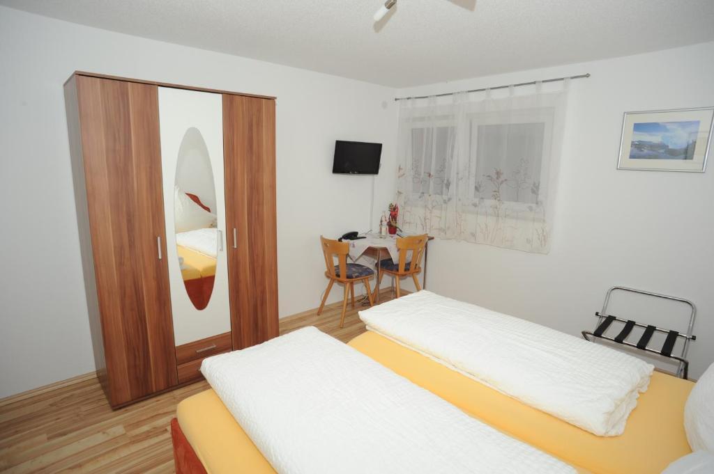 Gasthaus-Pension Fischerkeller Randegg Luaran gambar